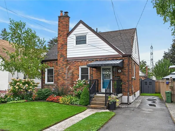 25 Woodbridge Rd, Hamilton, ON L8K 3C6