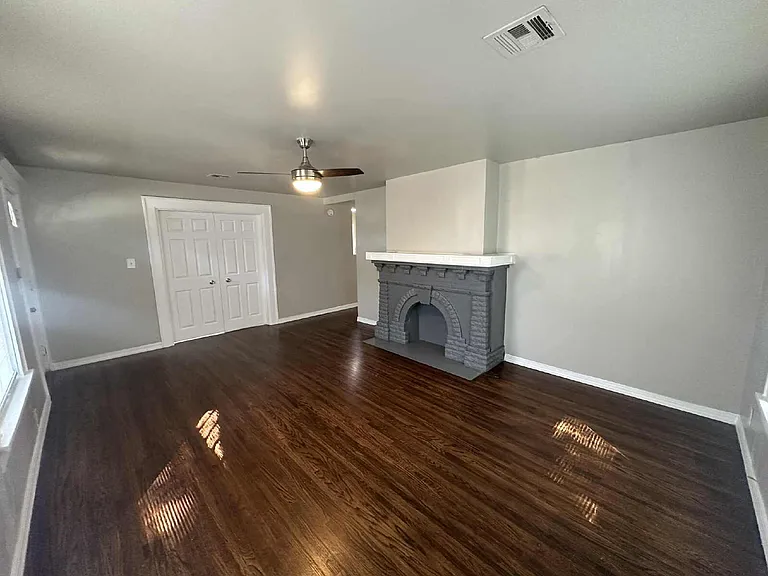 501 S Wheeling Ave — Photo 2