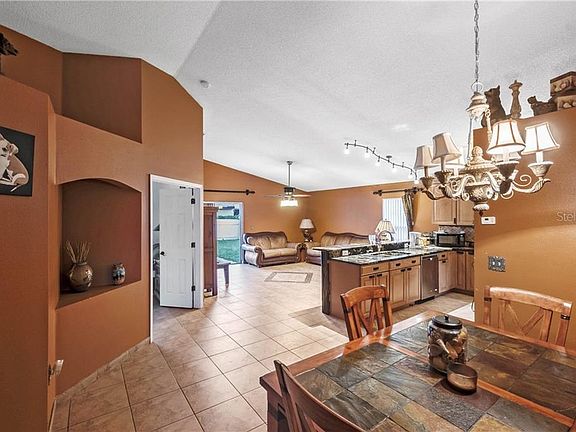 5th image of 846 Glastonbury Dr