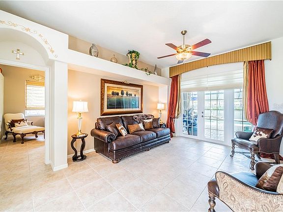 5th image of 3613 Gaviota Dr