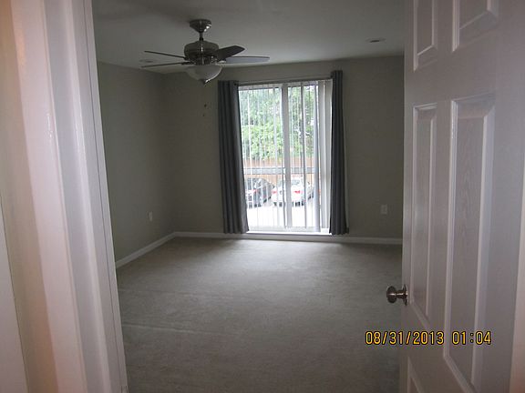 5th image of 5600 Bloomfield Dr APT 104