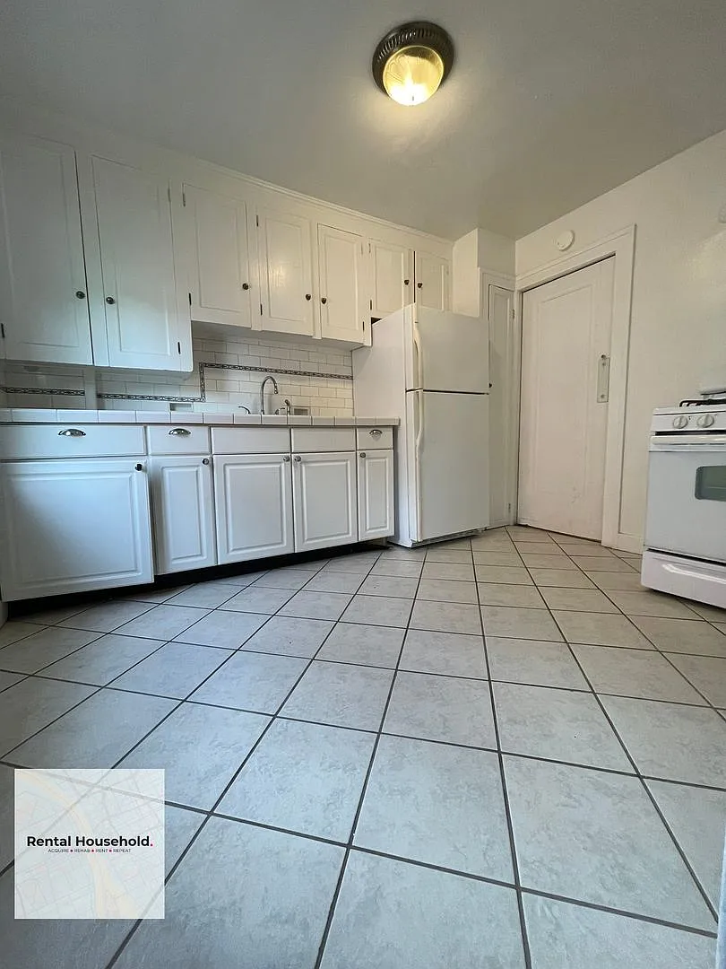 3656 Bedford St — Photo 4