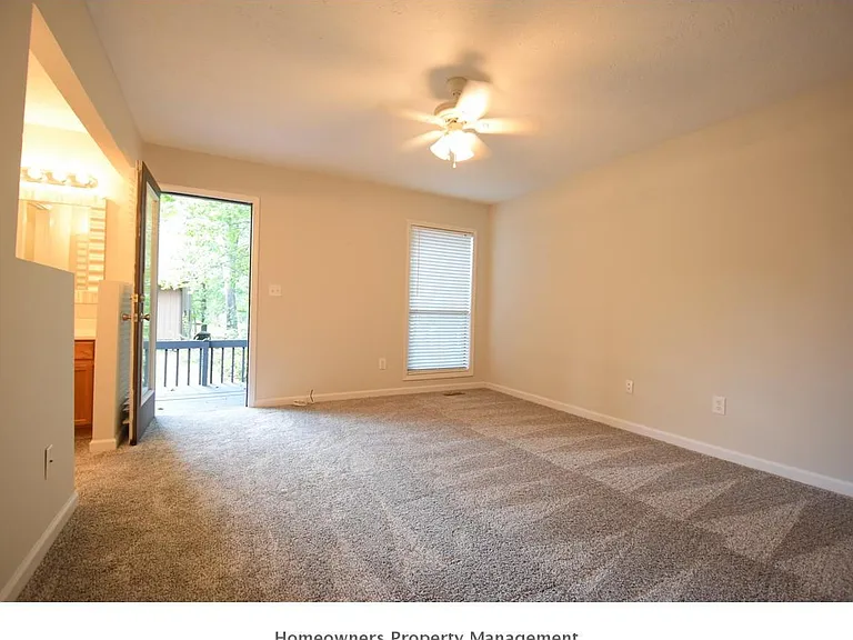 5840 Horton Pl — Photo 17