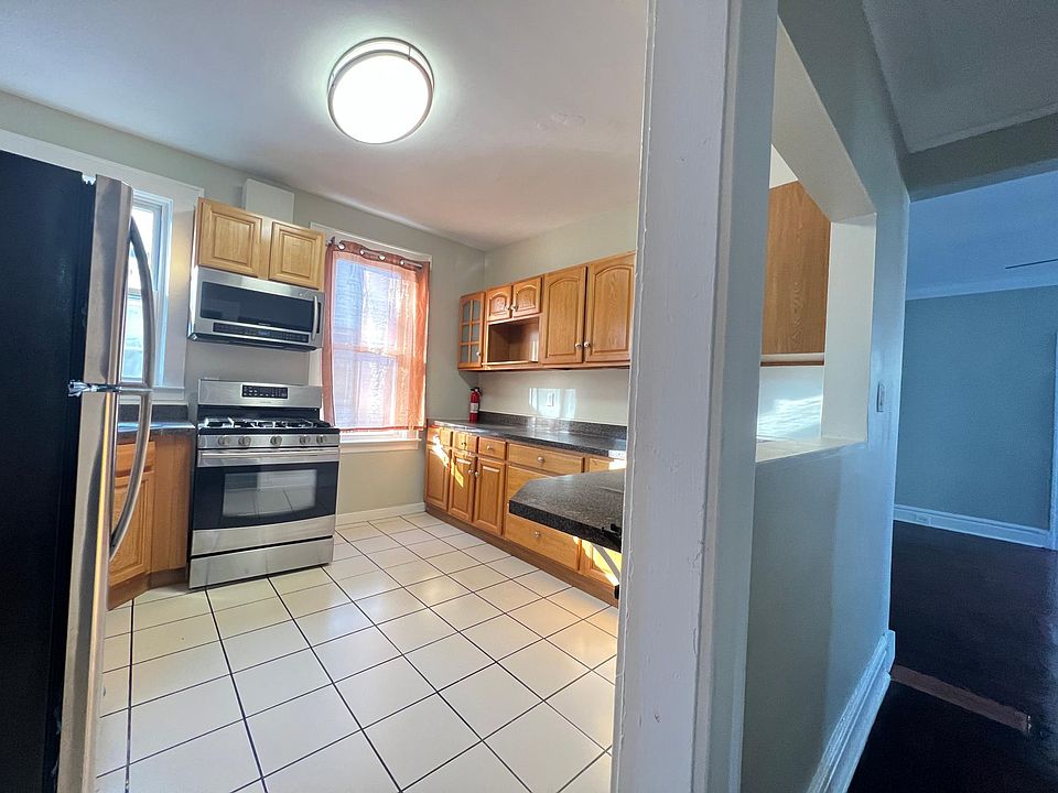 1st image of 52 Monticello Ave #2A