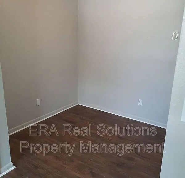 2011 Heritage Dr #13 — Photo 7