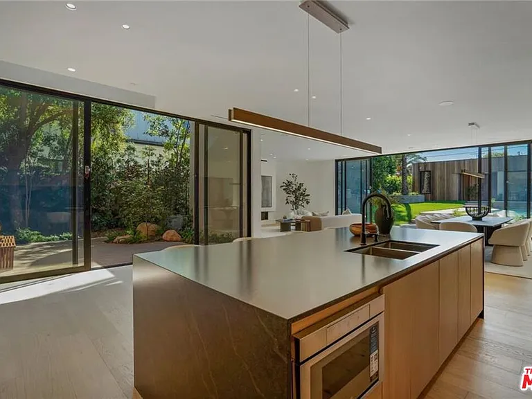 4939 Petit Ave — Photo 15