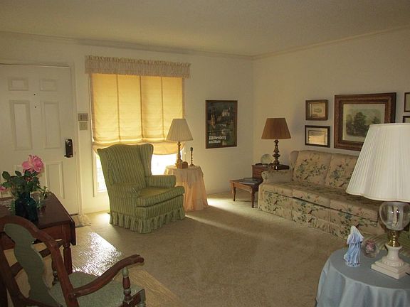 5th image of 4745 Wicklow Dr