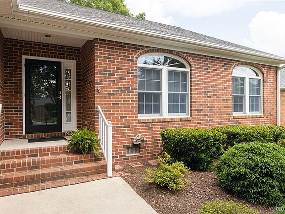 5th image of 4924 Lakemere Ct