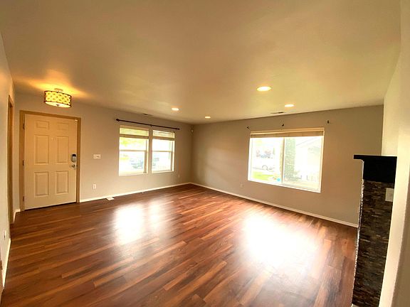 4th image of 20315 48th Ave E