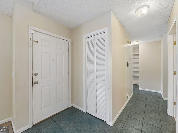 3rd image of 226 Greenbriar Rd