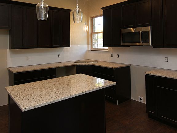 2nd image of 5237 Park Dr