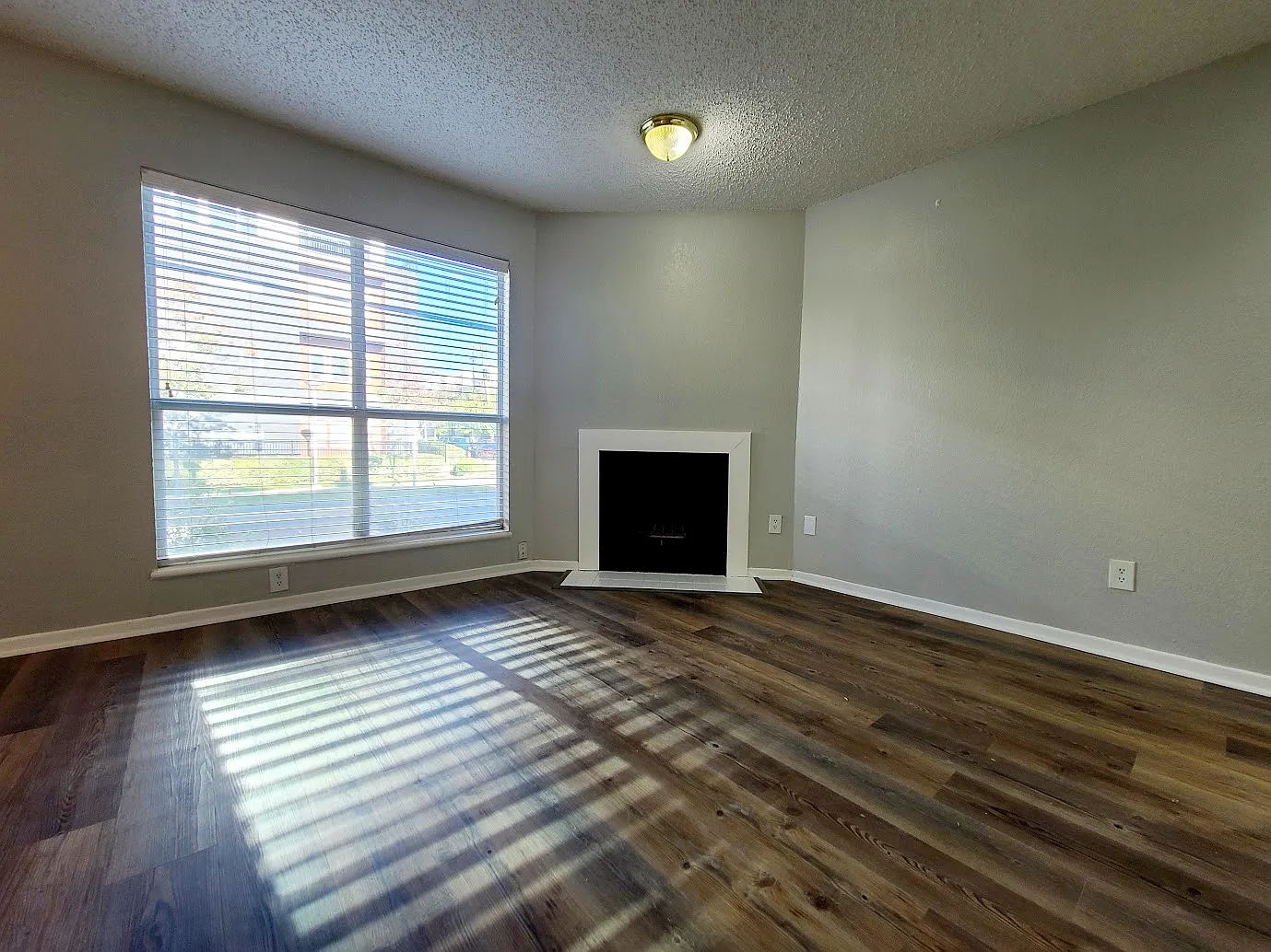 1 bed, 600 sqft, $1,195 — Photo 2