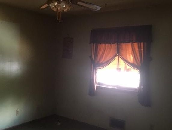 4th image of 1647 Leone Ave
