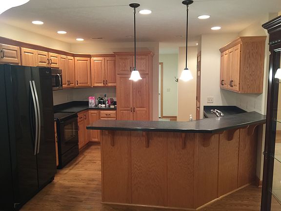 2nd image of 2353 Magnolia Dr