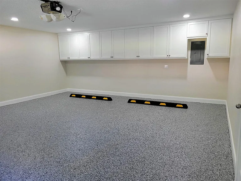 11926 Stillwater Dr — Photo 23