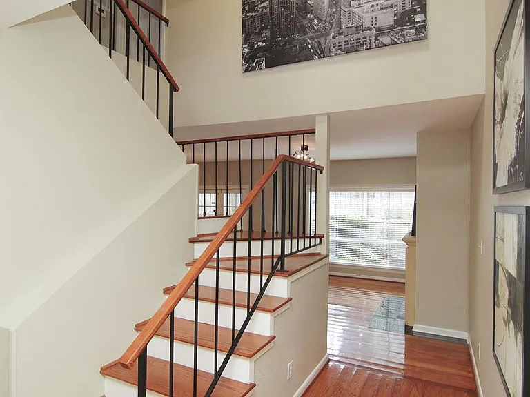 1300 Augusta Dr #32 — Photo 2