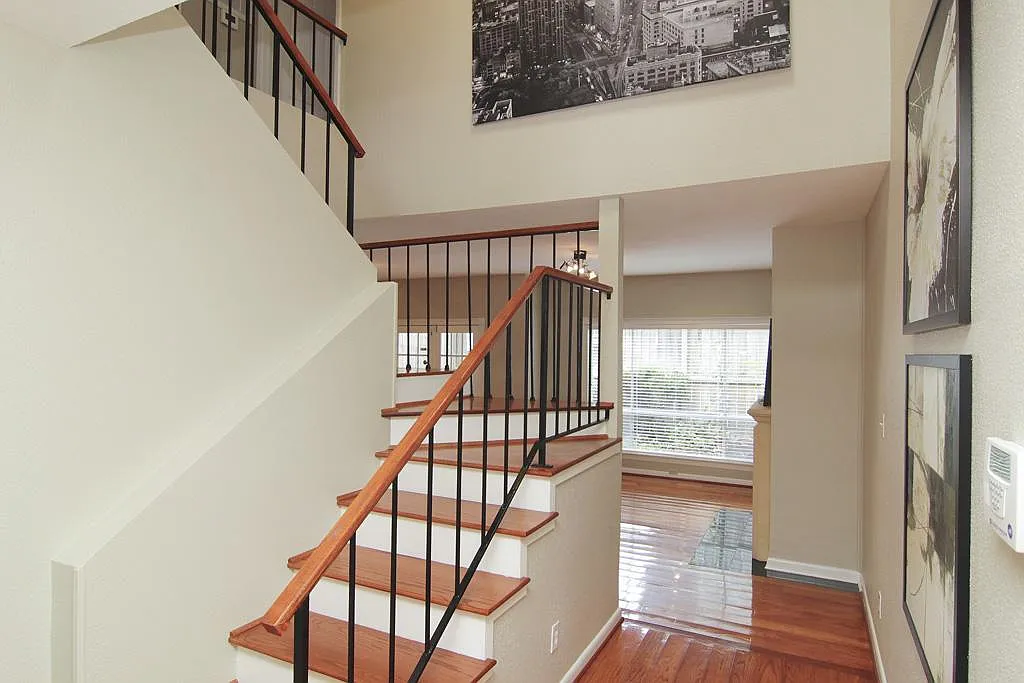 Building Photo - 1300 Augusta Dr #32
