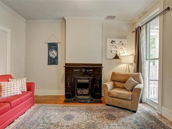 3rd image of 303 1/2 S Pine St