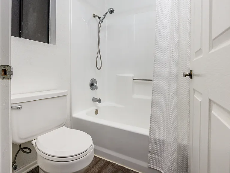Reno Apartments — Photo 11
