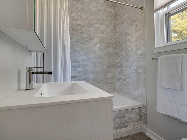 4000 Harrison St NW — Photo 15