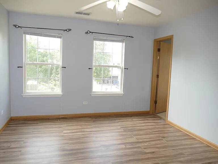 2551 Smithfield Ln — Photo 16