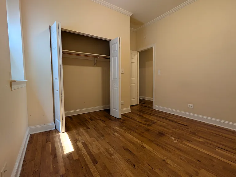 6937 N Oakley Ave #GE — Photo 11