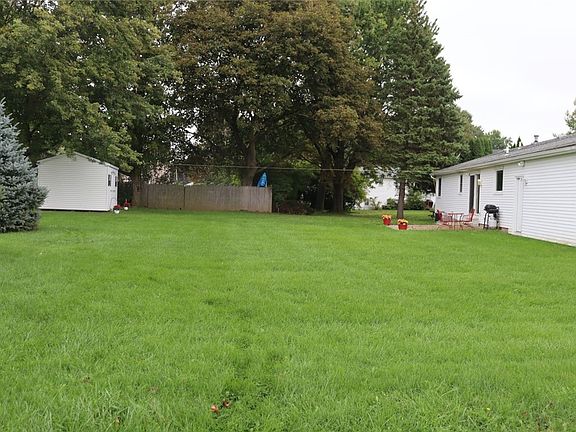 3rd image of 10 Cold Spring Cir