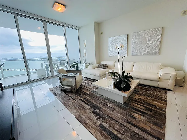 2020 N Bayshore Dr #2008 — Photo 8