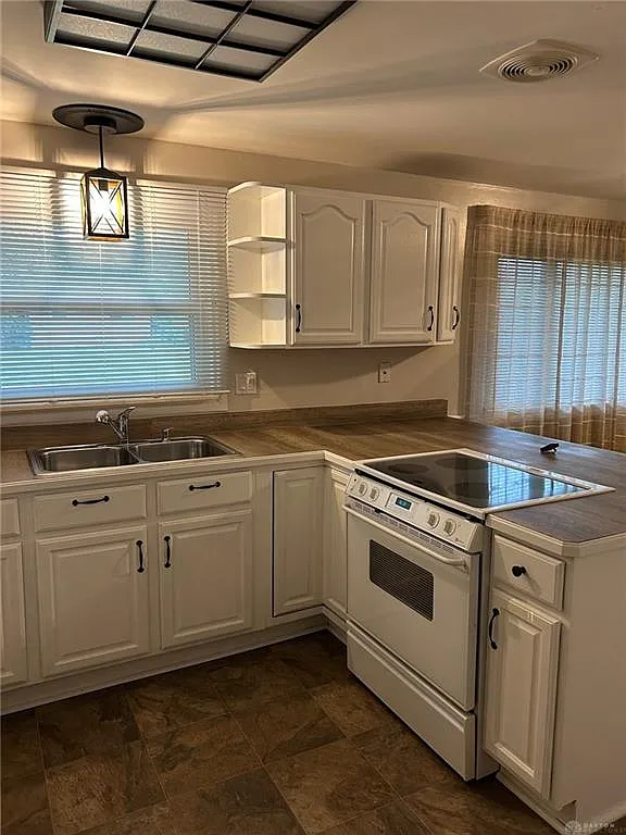 3 bed, 2.0 bath, 1284 sqft, $2,000 — Photo 4