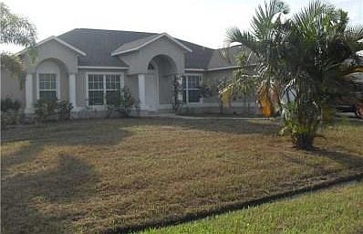 1st image of 214 SE Whitmore Dr