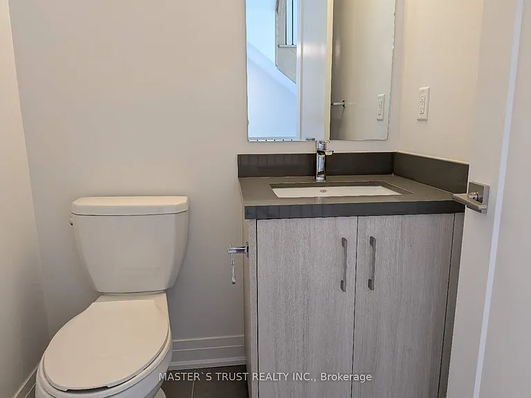 110 Grimsby Ln — Photo 14