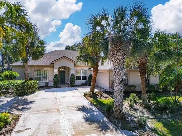 2 Cedarfield Ct, Palm Coast, FL 32137