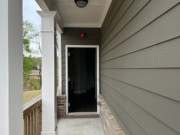 4th image of 132 Camden Park Dr