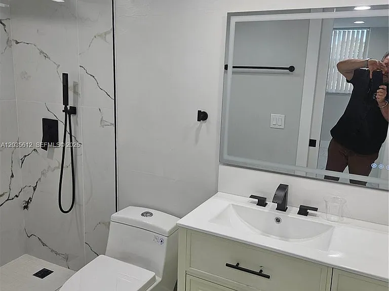 700 S Hollybrook Dr #207 — Photo 5