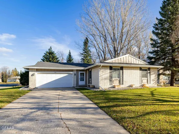 1501 19th St NW, East Grand Forks, MN 56721