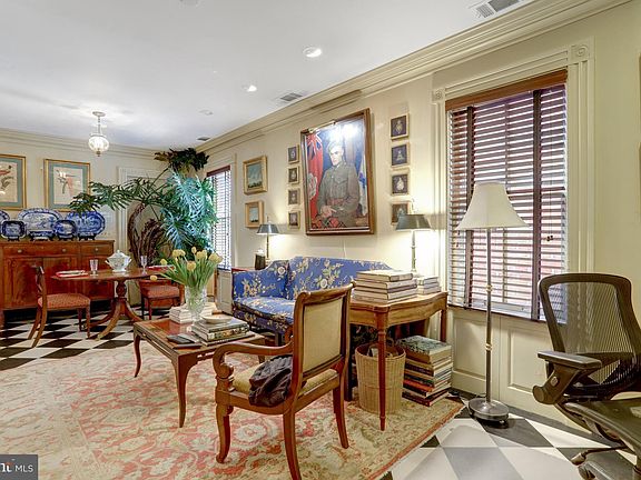 5th image of 112-114 N Columbus St