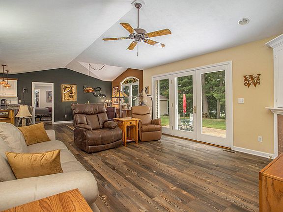 5th image of 3216 Fairhaven Dr