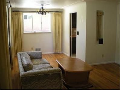 3rd image of 1265 S Wyandot Way