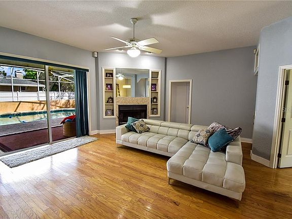 4th image of 4430 Burlington Dr