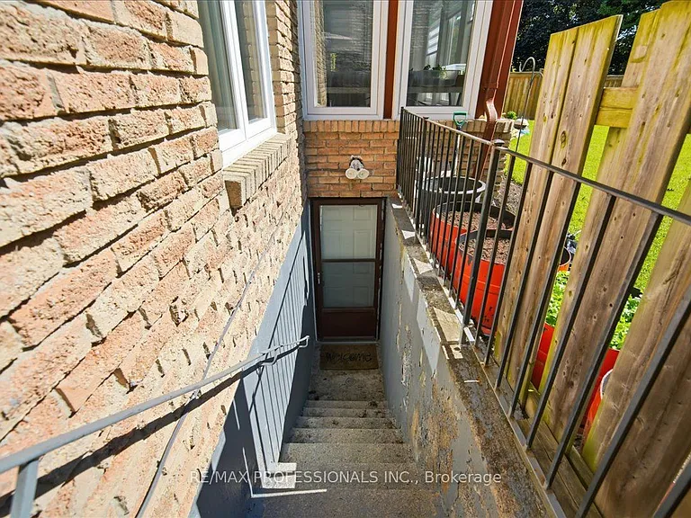 1708 Woodeden Dr — Photo 10