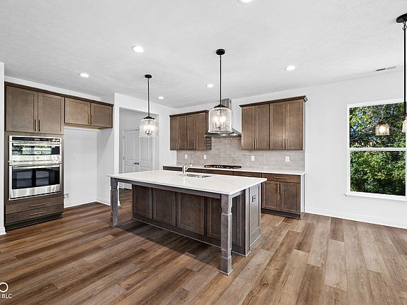 5th image of 4146 Persian St