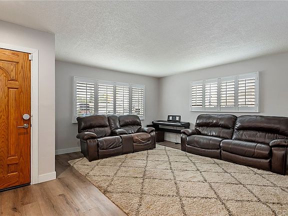 4th image of 23732 Welby Way