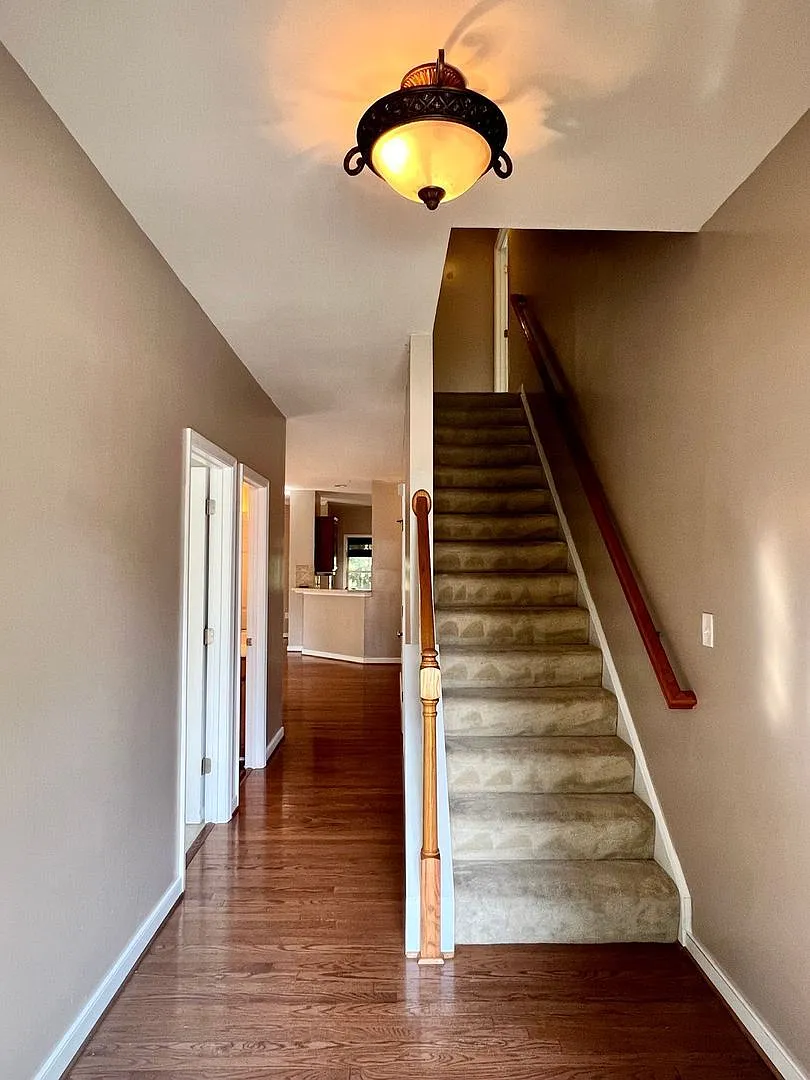 4 bed, 3.0 bath, 2100 sqft, $2,825 — Photo 3