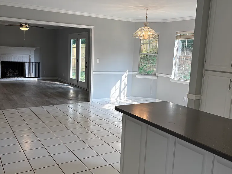 722 Creek Dr — Photo 8