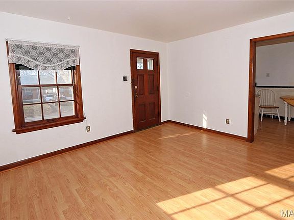 4th image of 3516-18 Saint Luke Ln