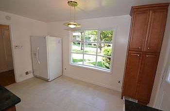 4th image of 222 Rollins Ave