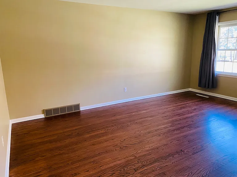 8837 Manor Ave — Photo 5