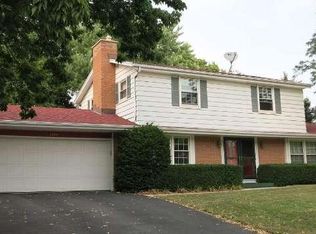 1844 Jeffery Ln, Waukesha, WI 53186