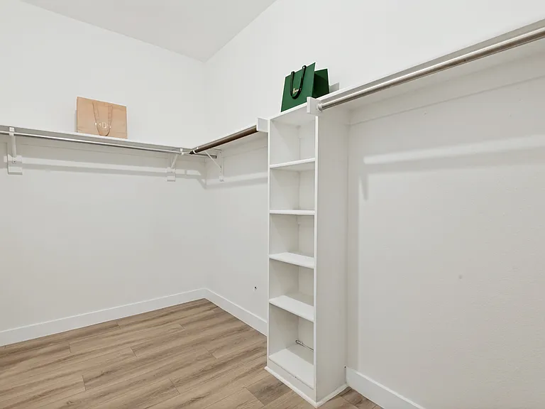 138 Lipan St — Photo 17