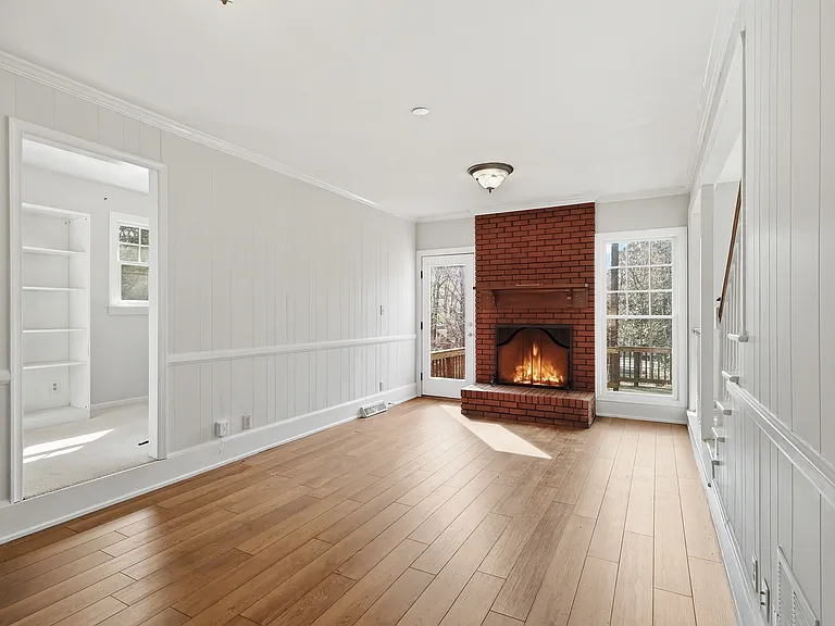 135 Sycamore St — Photo 11